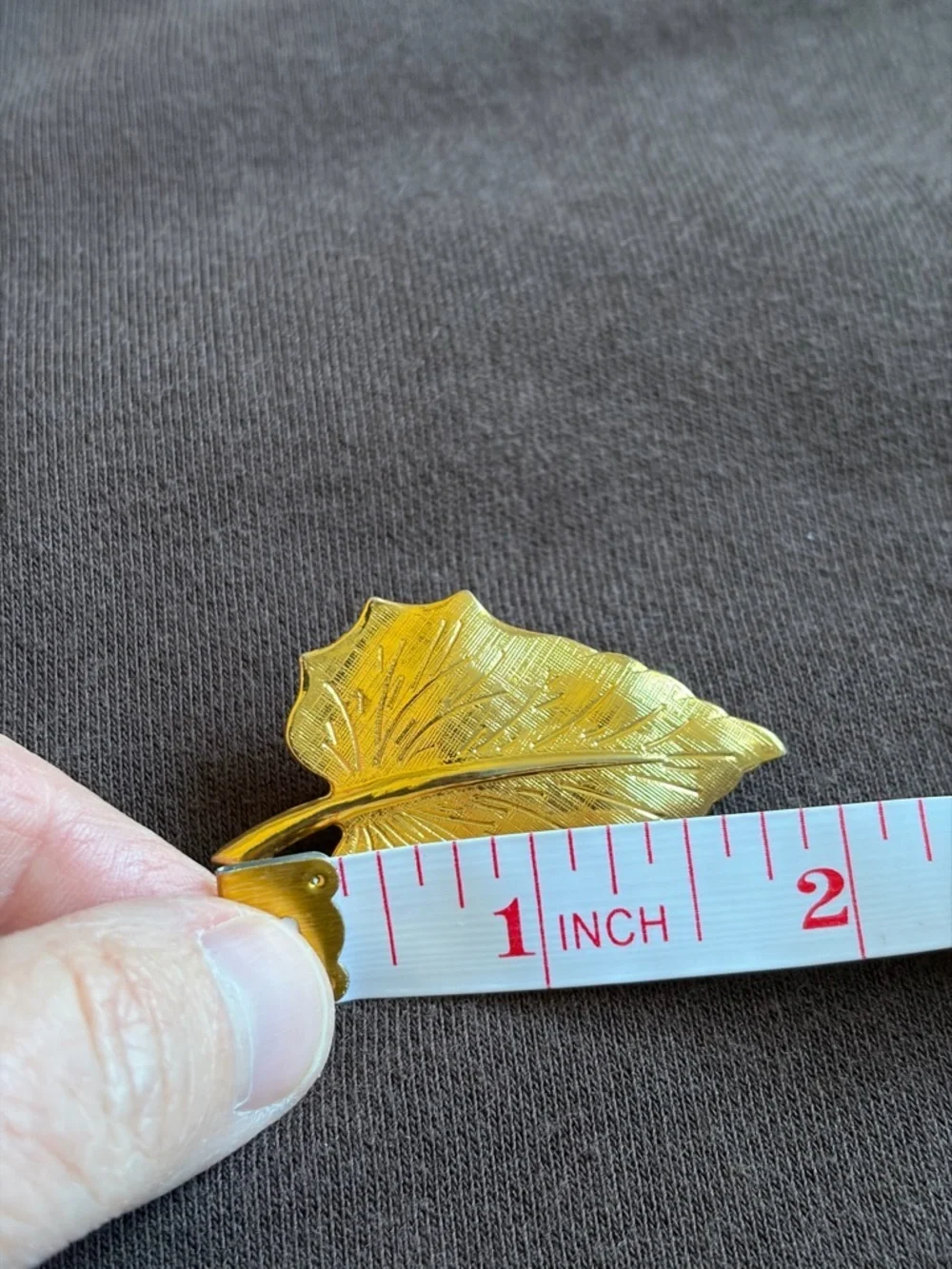 Vintage Gold Tone Small Leaf Brooch Botanical Pin